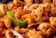 河南岸小学旁的“破店”,客人都愿意坐在路边吃?-惠州装维总工会