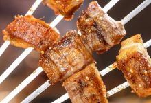 藏在车站的新店，卖东北铁签子烧烤，来了都要丢只鞋...-惠州装维总工会