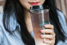 这家31年的台湾老店，竟然有“沉底奶泡”！还对妹子很偏心-惠州小破站